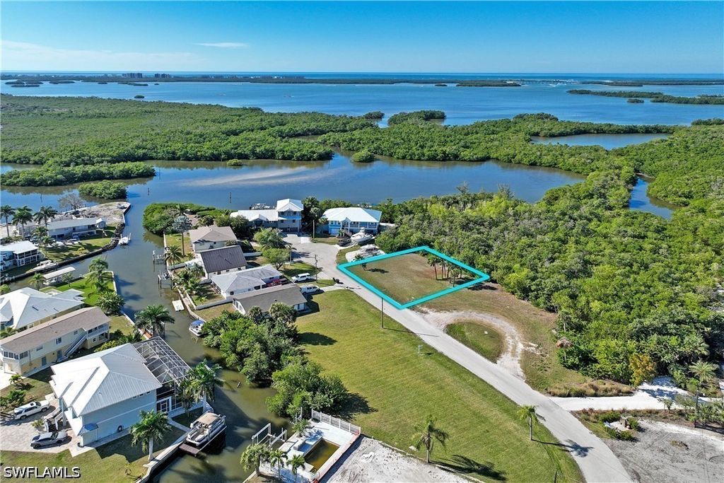 24519 Sailfish St, Bonita Springs