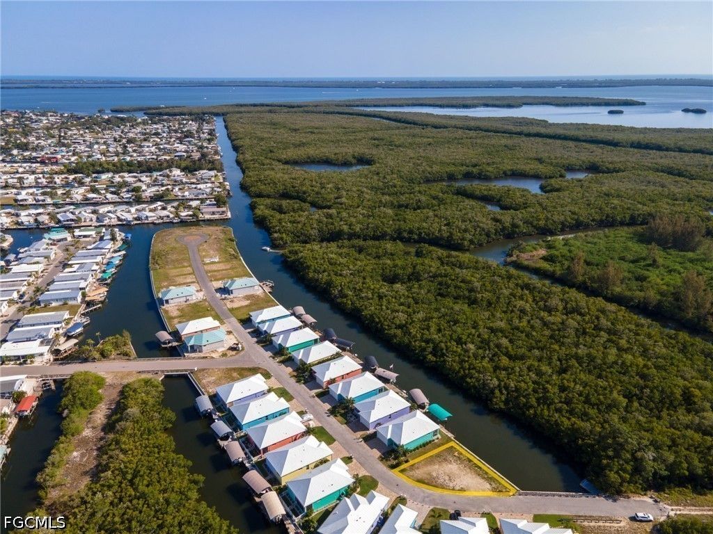 3155 Trawler Ln, St James City