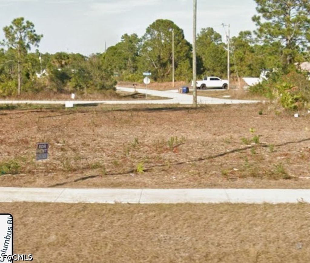 3392 Meadow Rd, LEHIGH ACRES