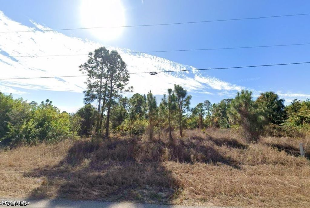 1048 Kanuga St E, LEHIGH ACRES