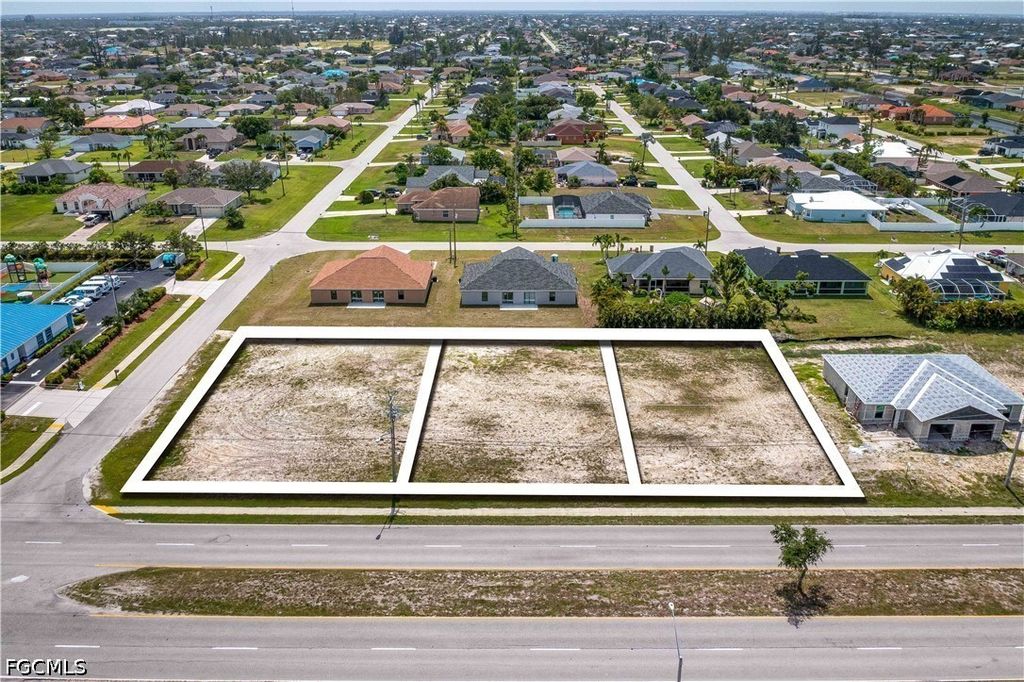 2916 Skyline Blvd, Cape Coral