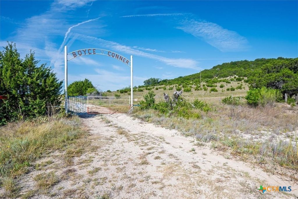 3255 County Road 154, Evant