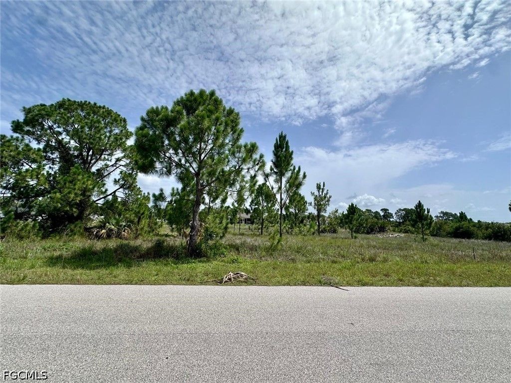 1123 Edgewood St E, Lehigh Acres