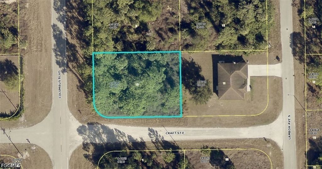 421 Columbus Blvd S, Lehigh Acres