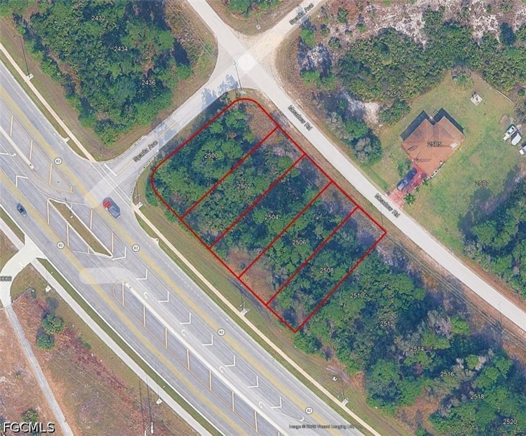 2500 Meadow Rd, Lehigh Acres