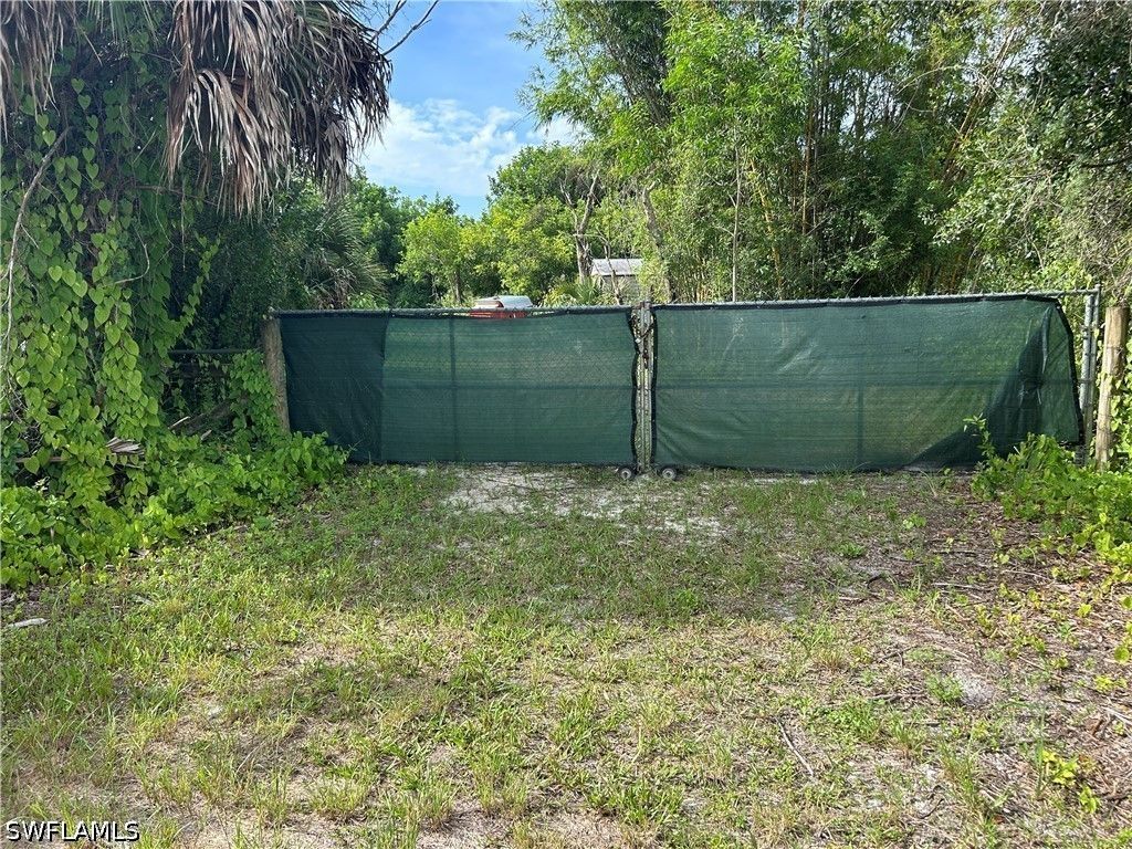 1070 Limpkin Rd, Naples