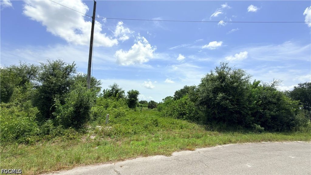 608 Chemstrand St E, LEHIGH ACRES
