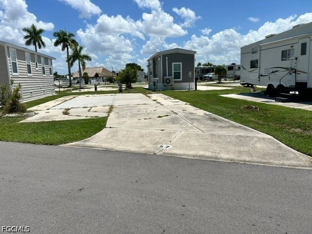 19681 Summerlin Rd D-57, Fort Myers