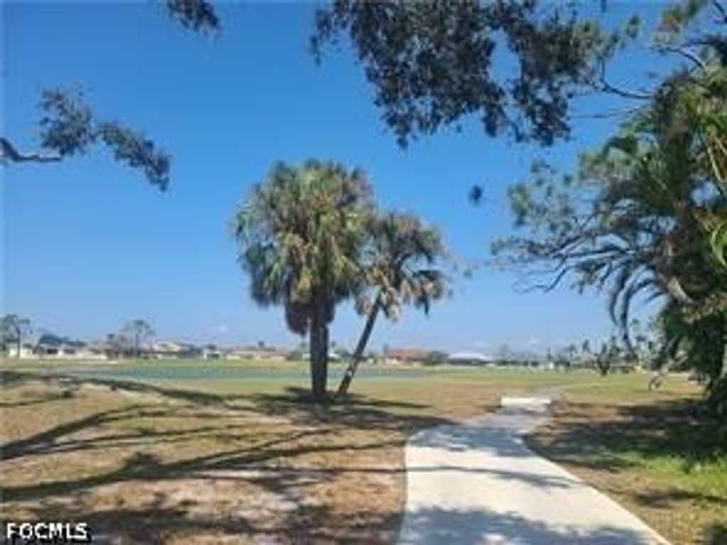 1806 Nw 24th Pl, CAPE CORAL