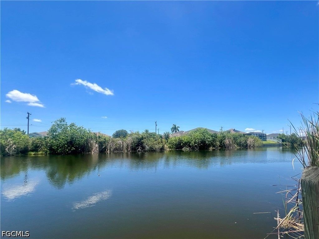2208 Ne 6th Ave, CAPE CORAL