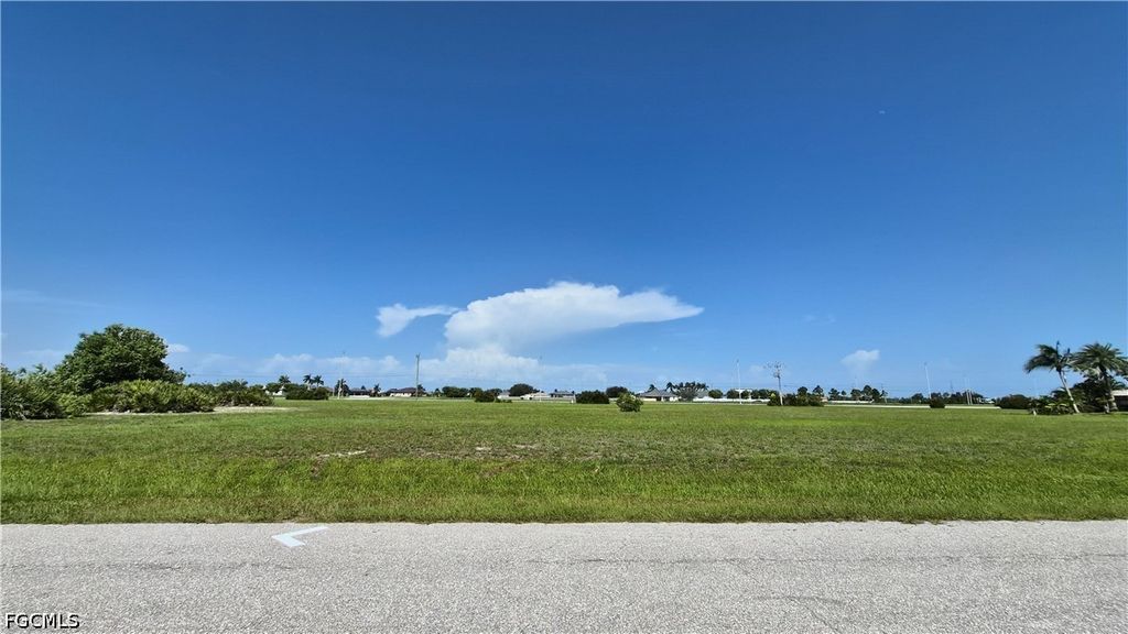 109 Nw 32nd Pl, CAPE CORAL
