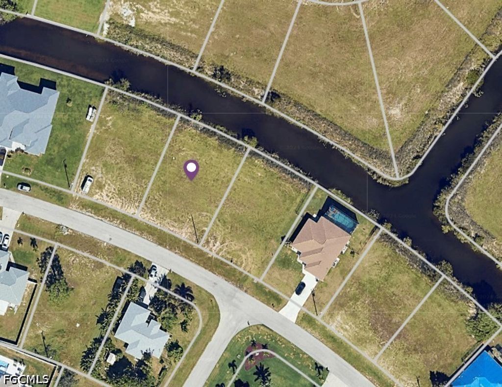 1819 Ne 13th Ter, CAPE CORAL