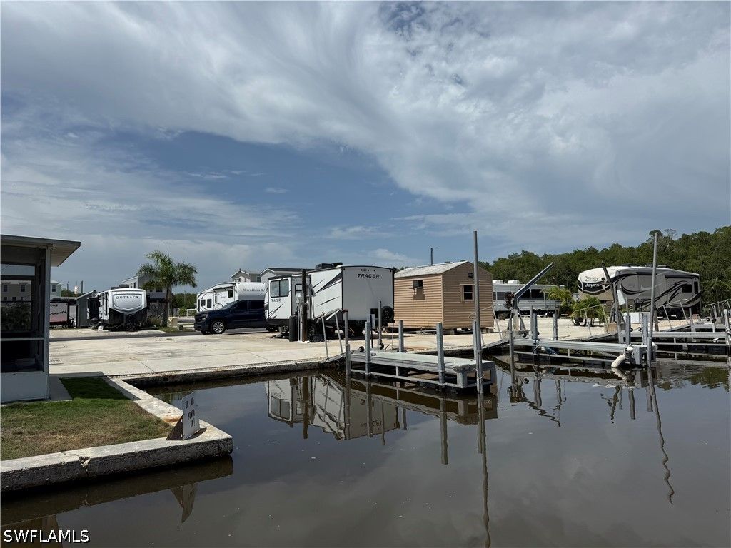 675 Copeland Ave S, Everglades City
