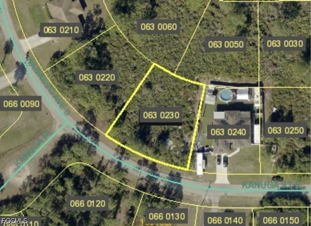 905 Kanuga St E, LEHIGH ACRES