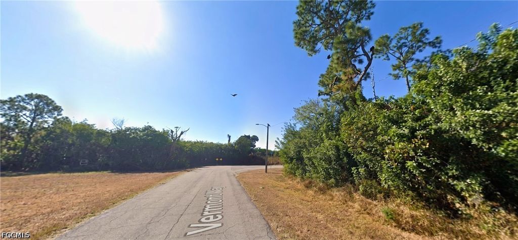 211 Vermont Way, LEHIGH ACRES