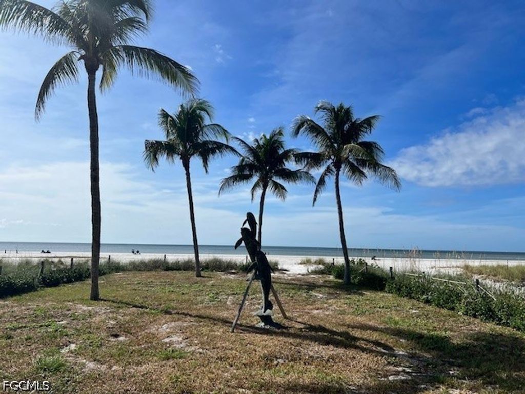 53 Pompano St, FORT MYERS BEACH