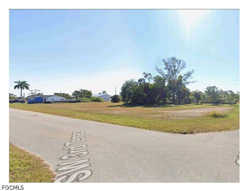 720 Sw 3rd Ter, CAPE CORAL