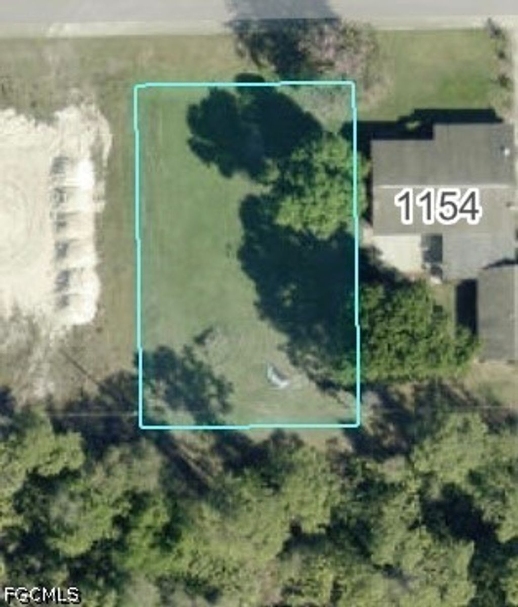 1152 Ebony St E, LEHIGH ACRES