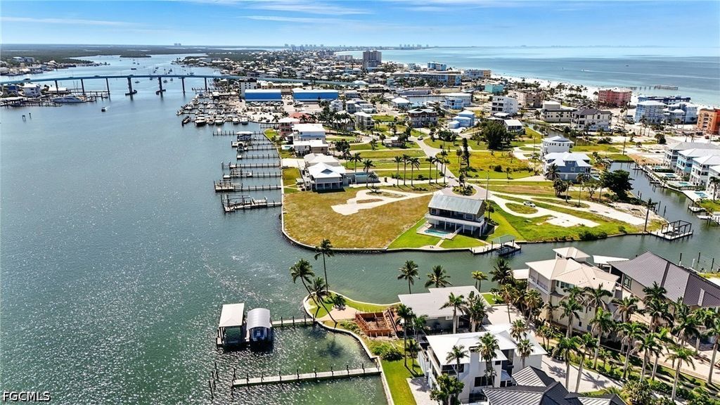 655 Matanzas Ct, FORT MYERS BEACH