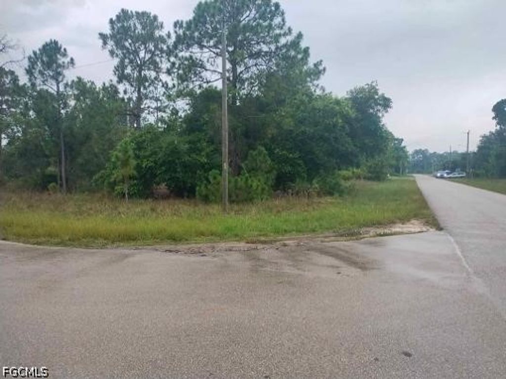 310 Malaga Ave S, LEHIGH ACRES