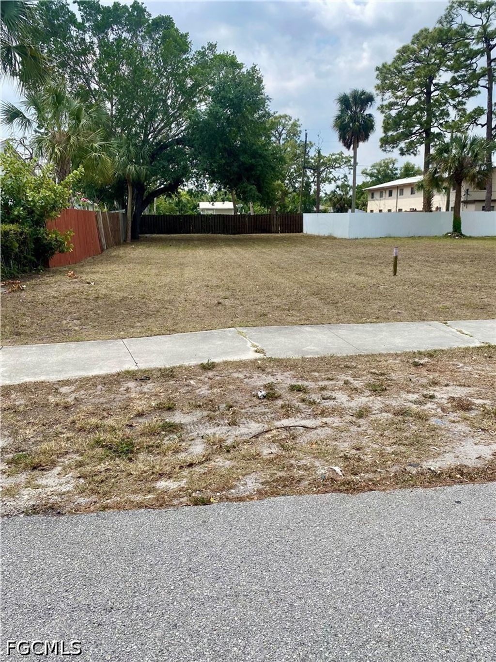 2318 Katherine St, Fort Myers