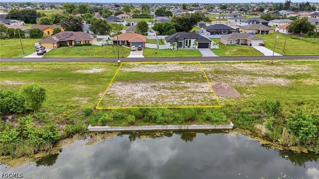 1008 Ne 1st Pl, CAPE CORAL