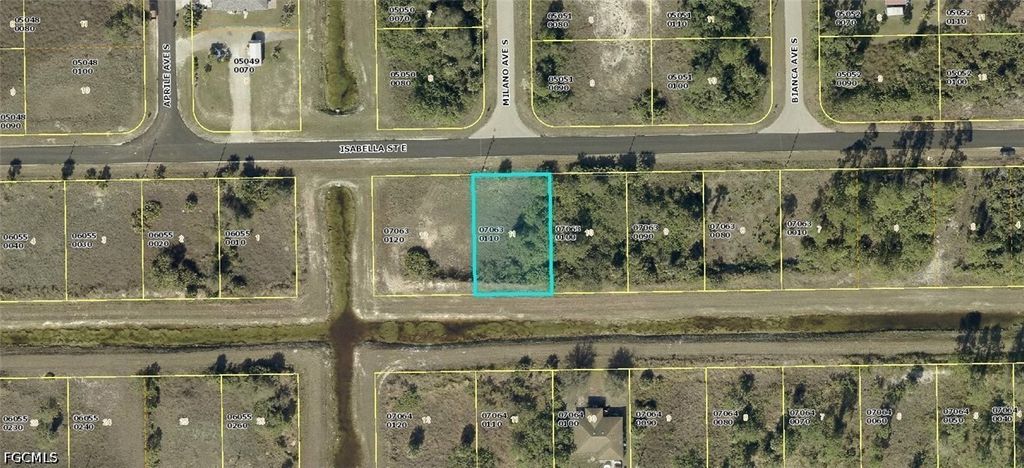 1230 Isabella St E, Lehigh Acres