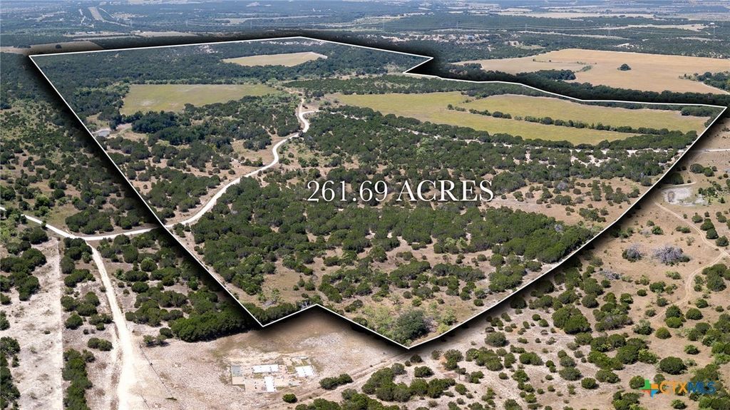 1115 County Road 2732, Lometa