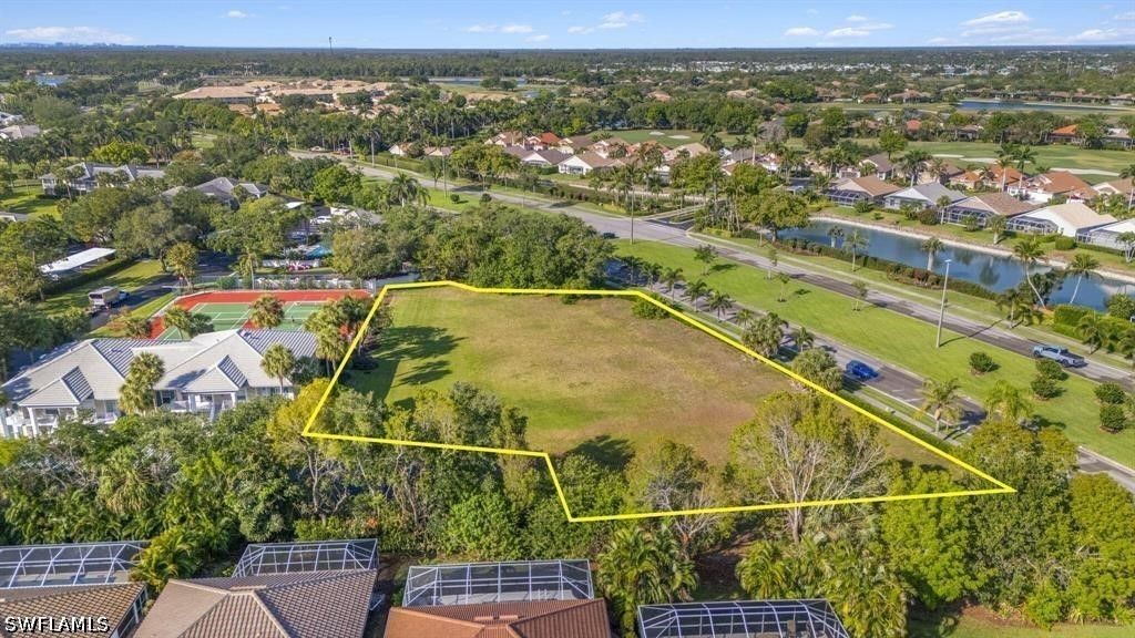 8141 Twelve Oaks Cir, Naples