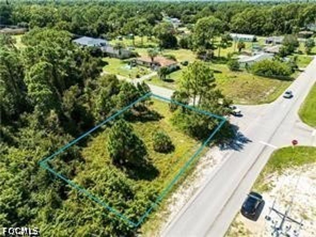 2800 E 2nd St, LEHIGH ACRES