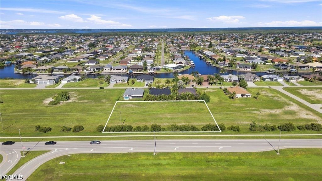 128 Burnt Store Rd, Cape Coral