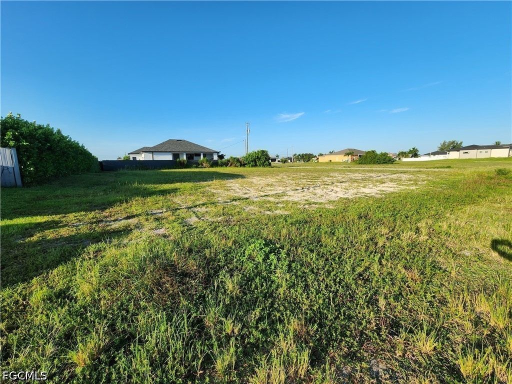 2413 Nw 24th St, CAPE CORAL