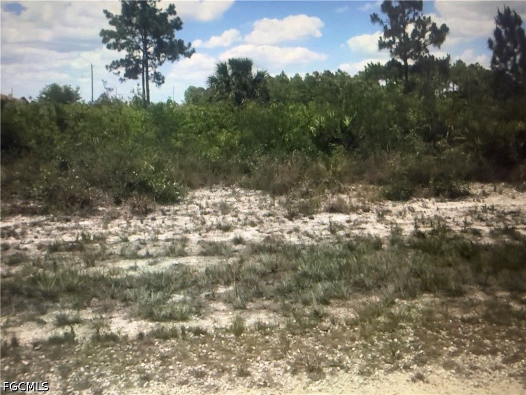 2618 39th St W, LEHIGH ACRES