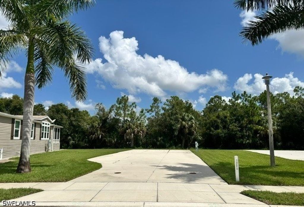 1200 Diamond Lake Cir, Naples