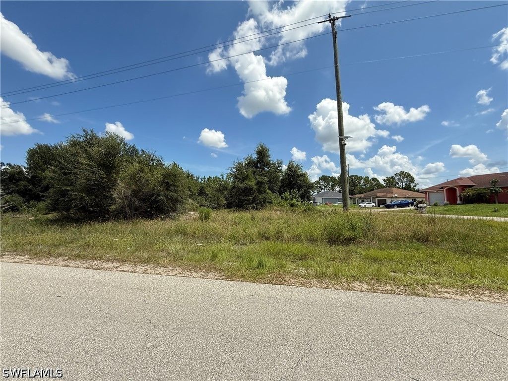 1107 Meadow Rd, LEHIGH ACRES