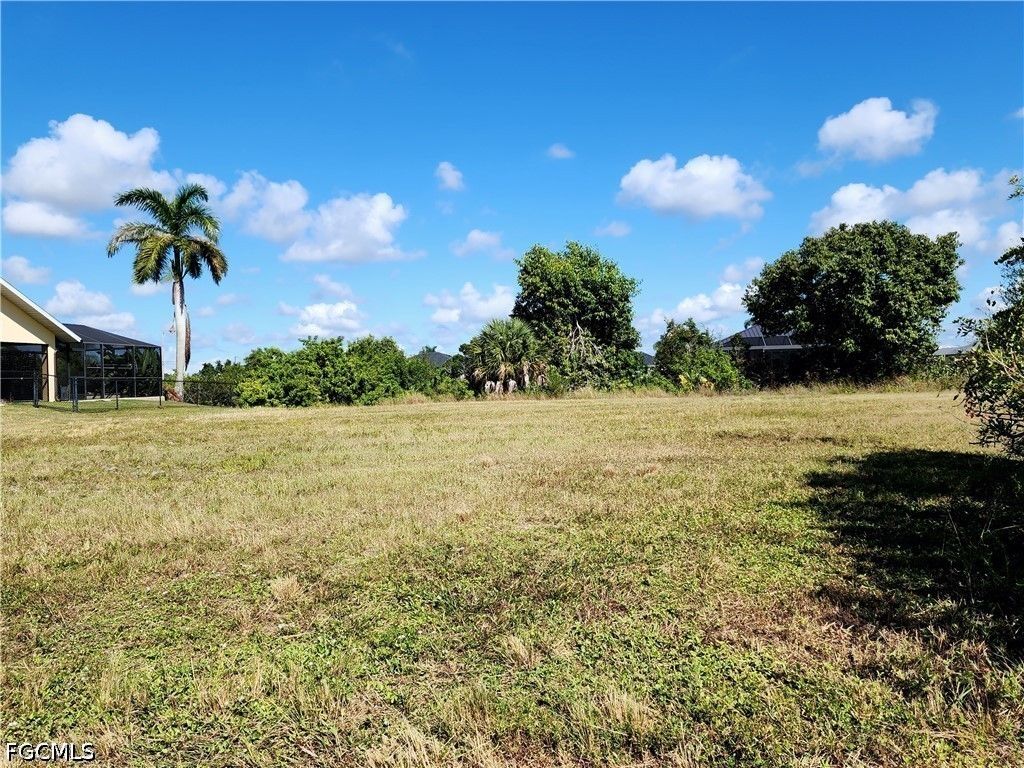 617 Nw 14th St, CAPE CORAL