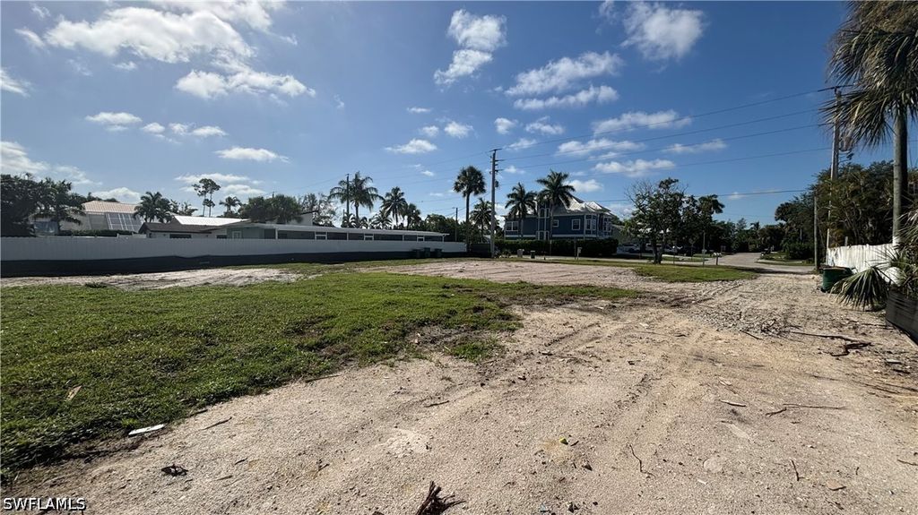 2595 Becca Ave, Naples