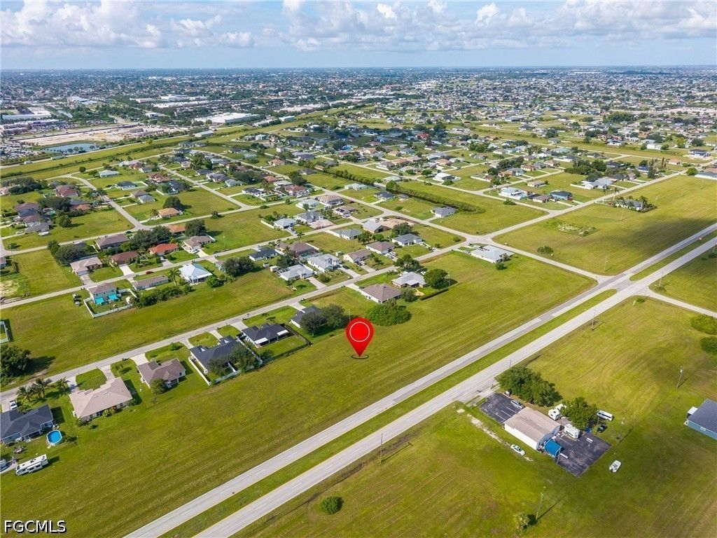 2142 Diplomat Pkwy E, CAPE CORAL