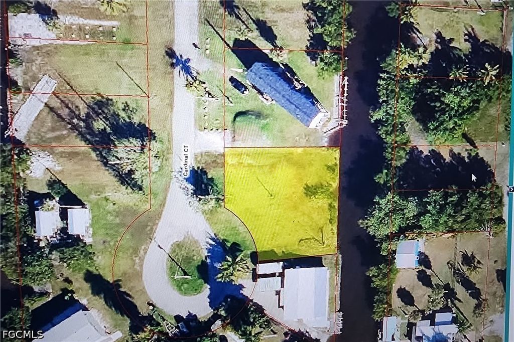 110 Cardinal Ct, Everglades City