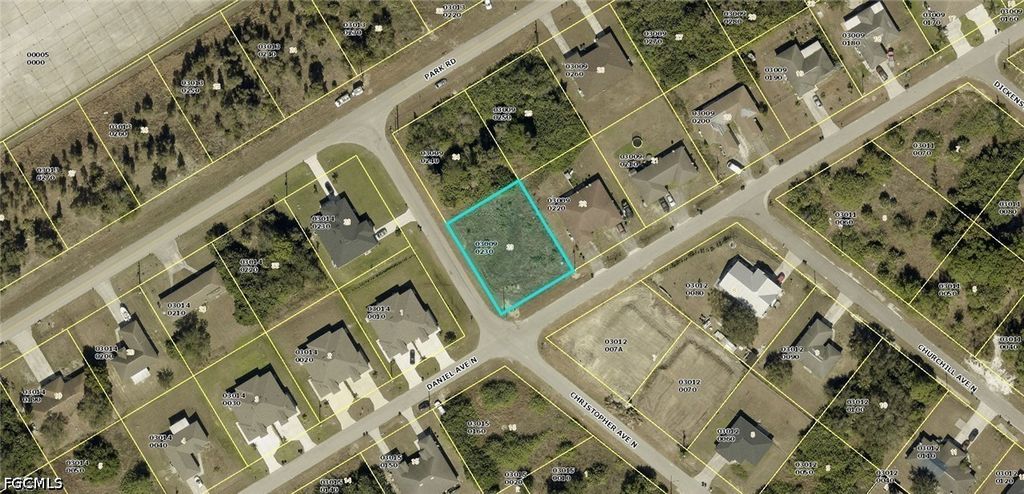 2401/2403 Daniel Ave N, Lehigh Acres