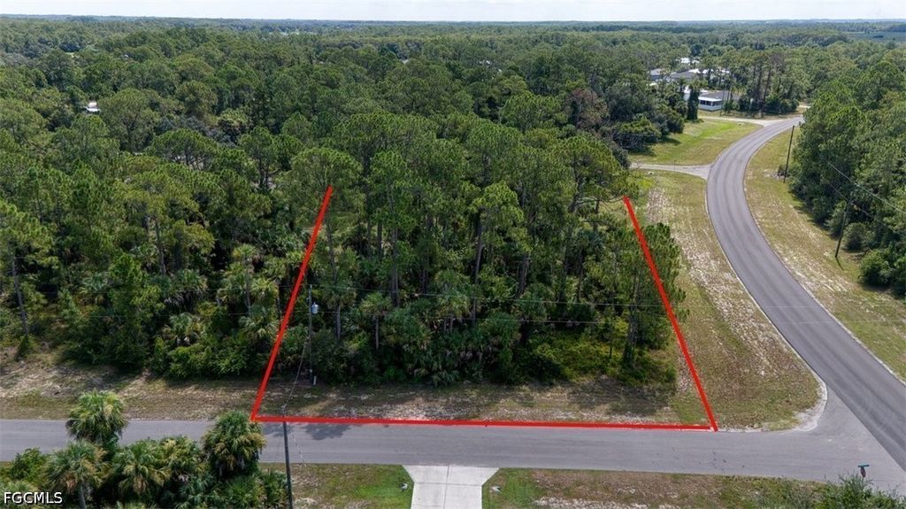 8087 Sherwood Cir, Labelle