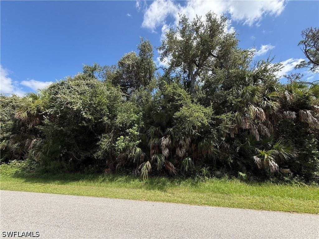 2560 Shady Ave, North Port