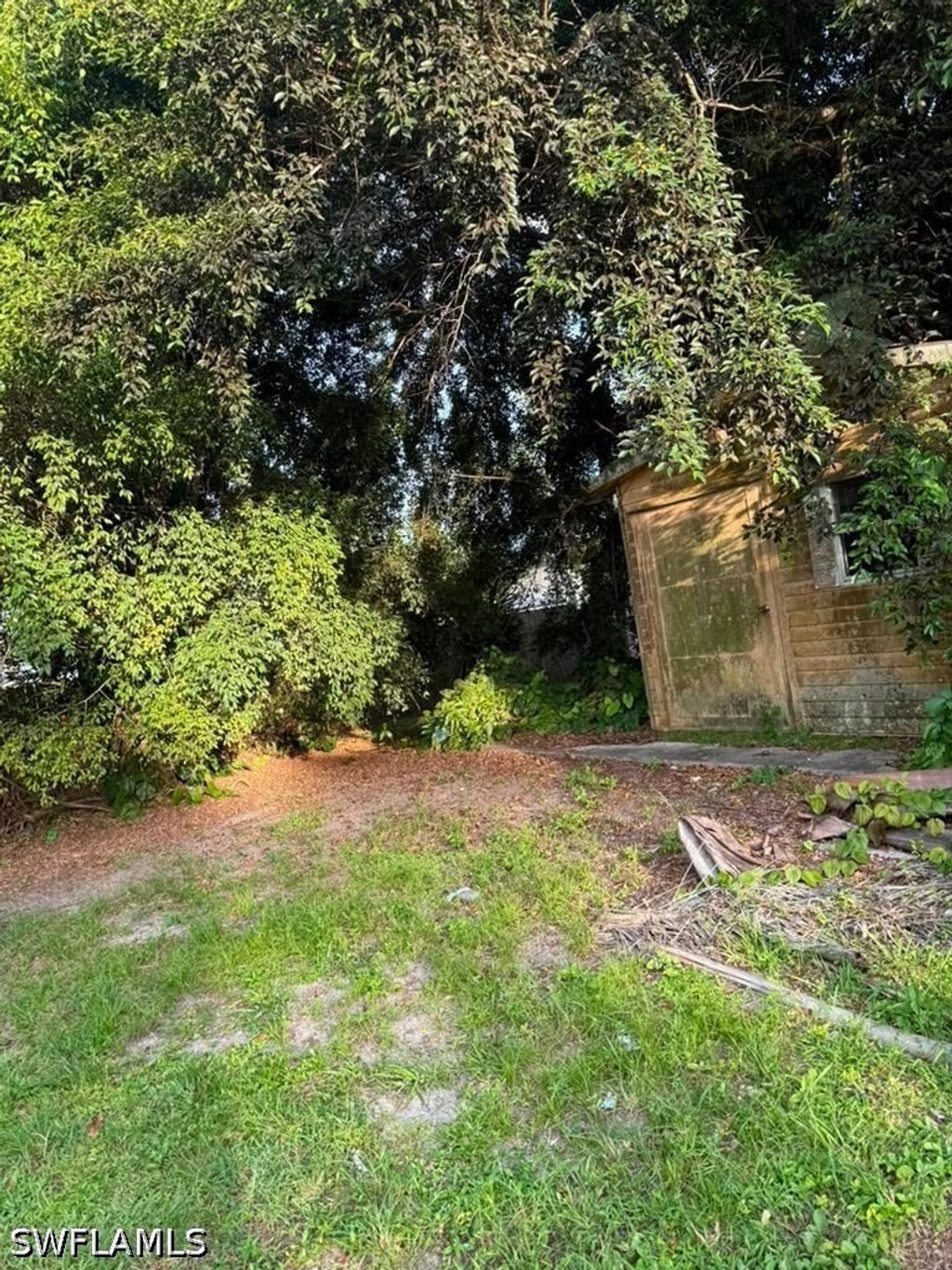5226 Dixie Dr, NAPLES