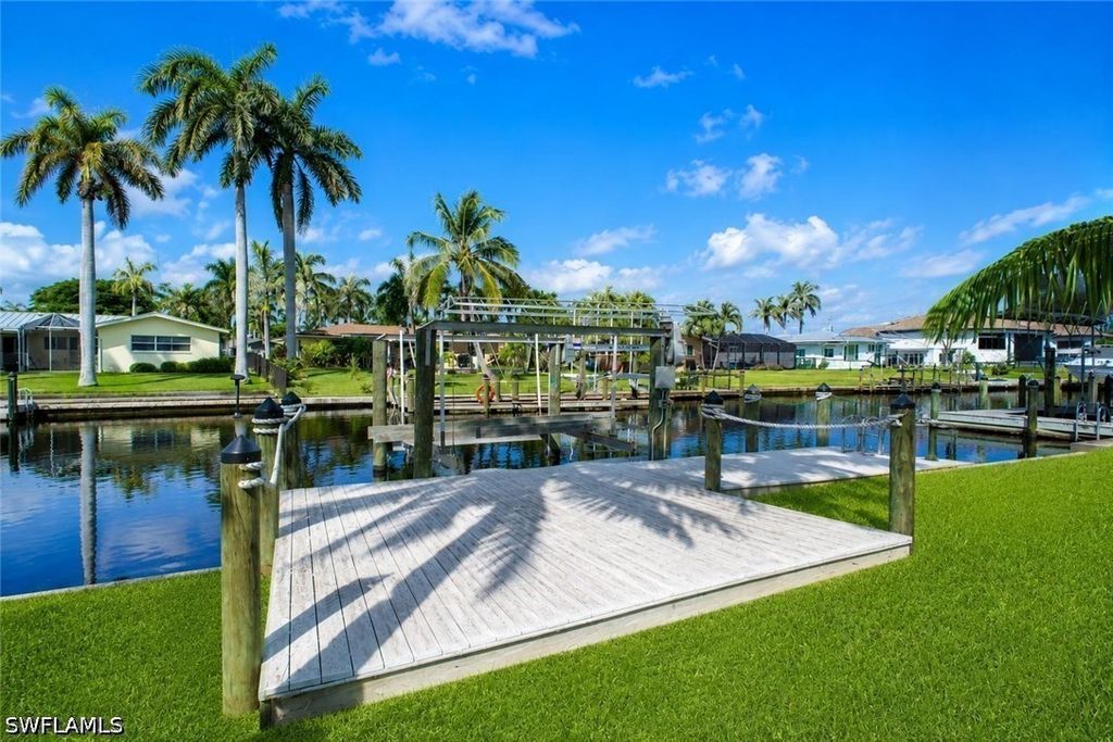 5258 Skylark Ct E, CAPE CORAL