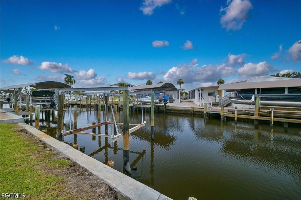 11391 Azalea Ln, FORT MYERS BEACH