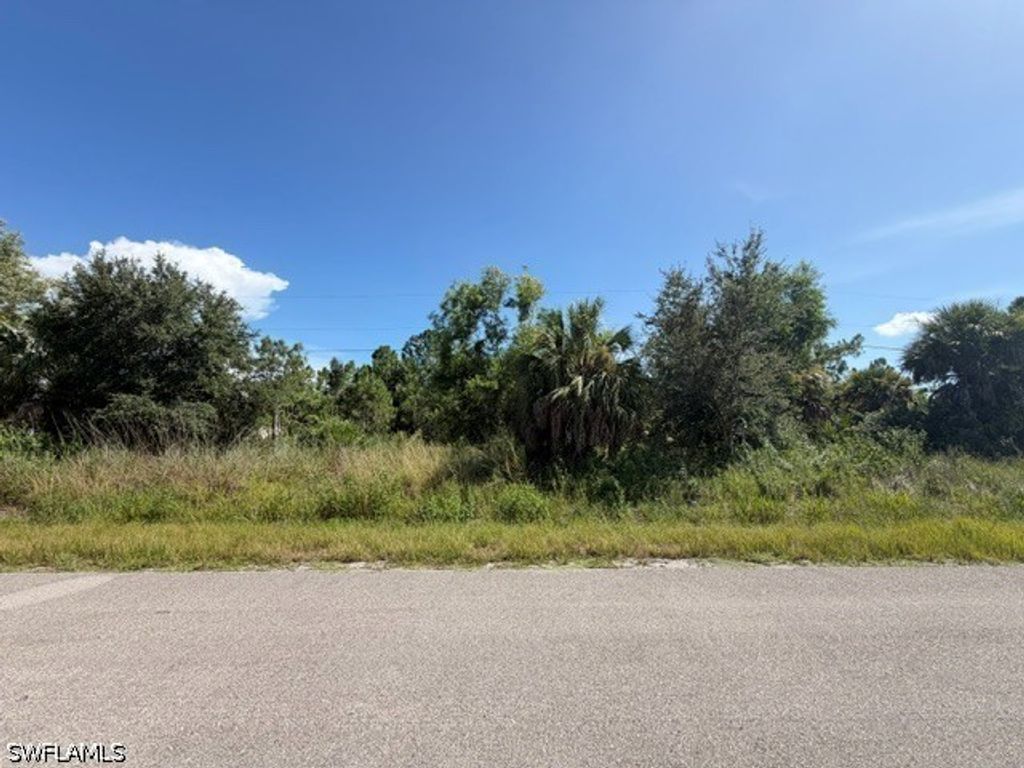 512 47th Ave Ne, Naples