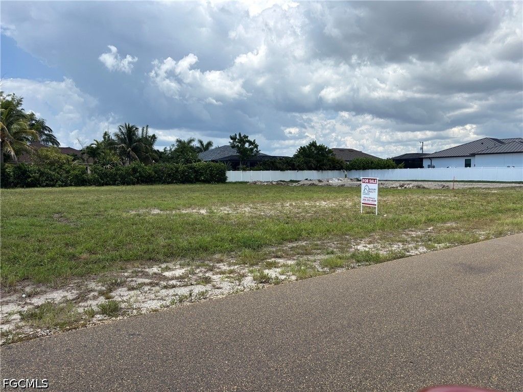3729 Sw 2nd St, Cape Coral