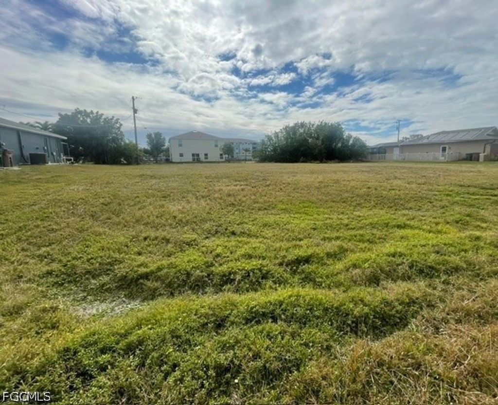 1816 Sw 36th Ter, CAPE CORAL