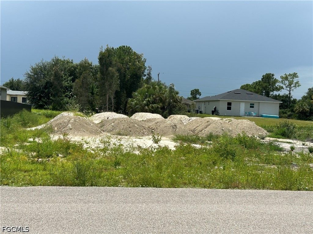 2617 26th St W, LEHIGH ACRES