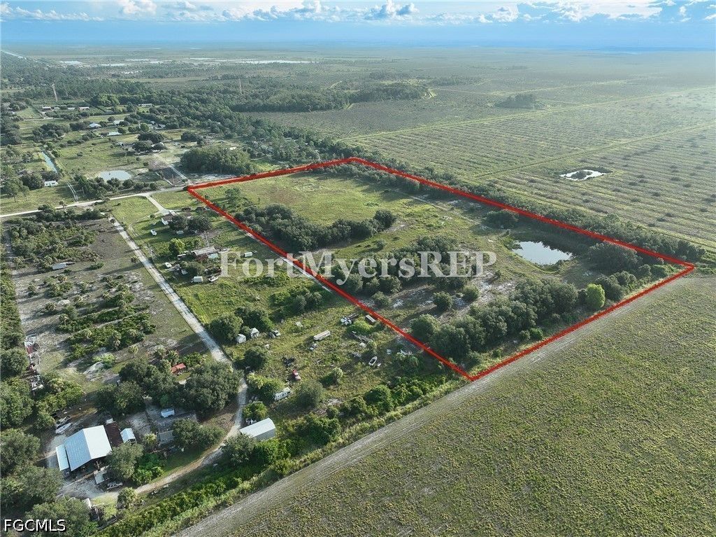 23910 Tinas Ln, FORT MYERS
